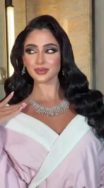 مكياج مناسبة بإطلالة كلاسيكية